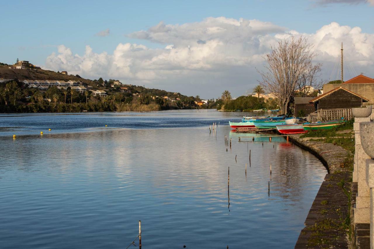 Case Panoramiche sul Lago Messina Esterno foto